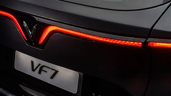 Than xe VF7