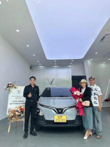 ban giao xe vinfast brvt 4