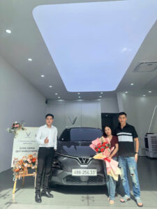 ban giao xe vinfast brvt 5